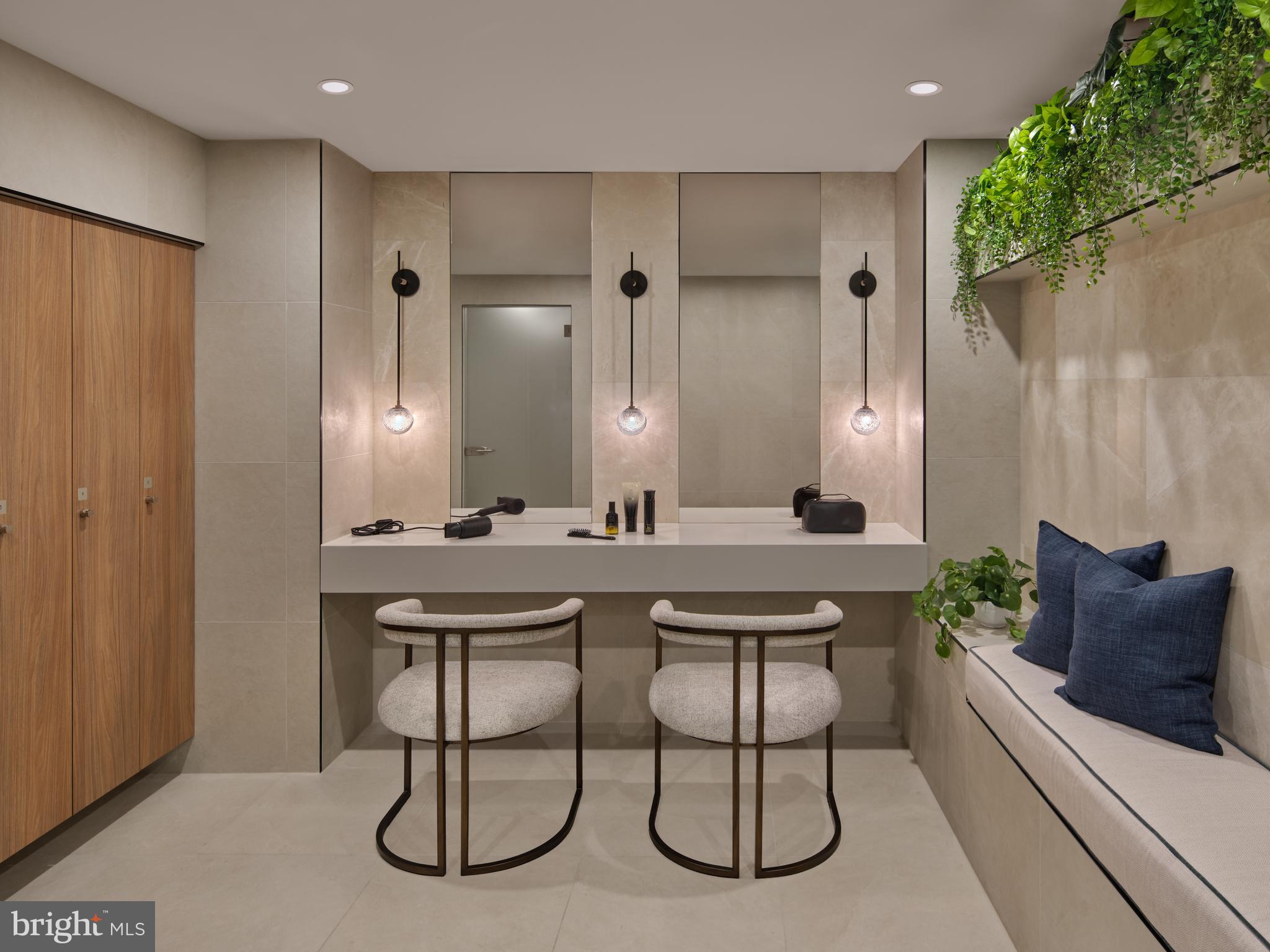 1099 GERMANTOWN AVE #PENTHOUSE H1244