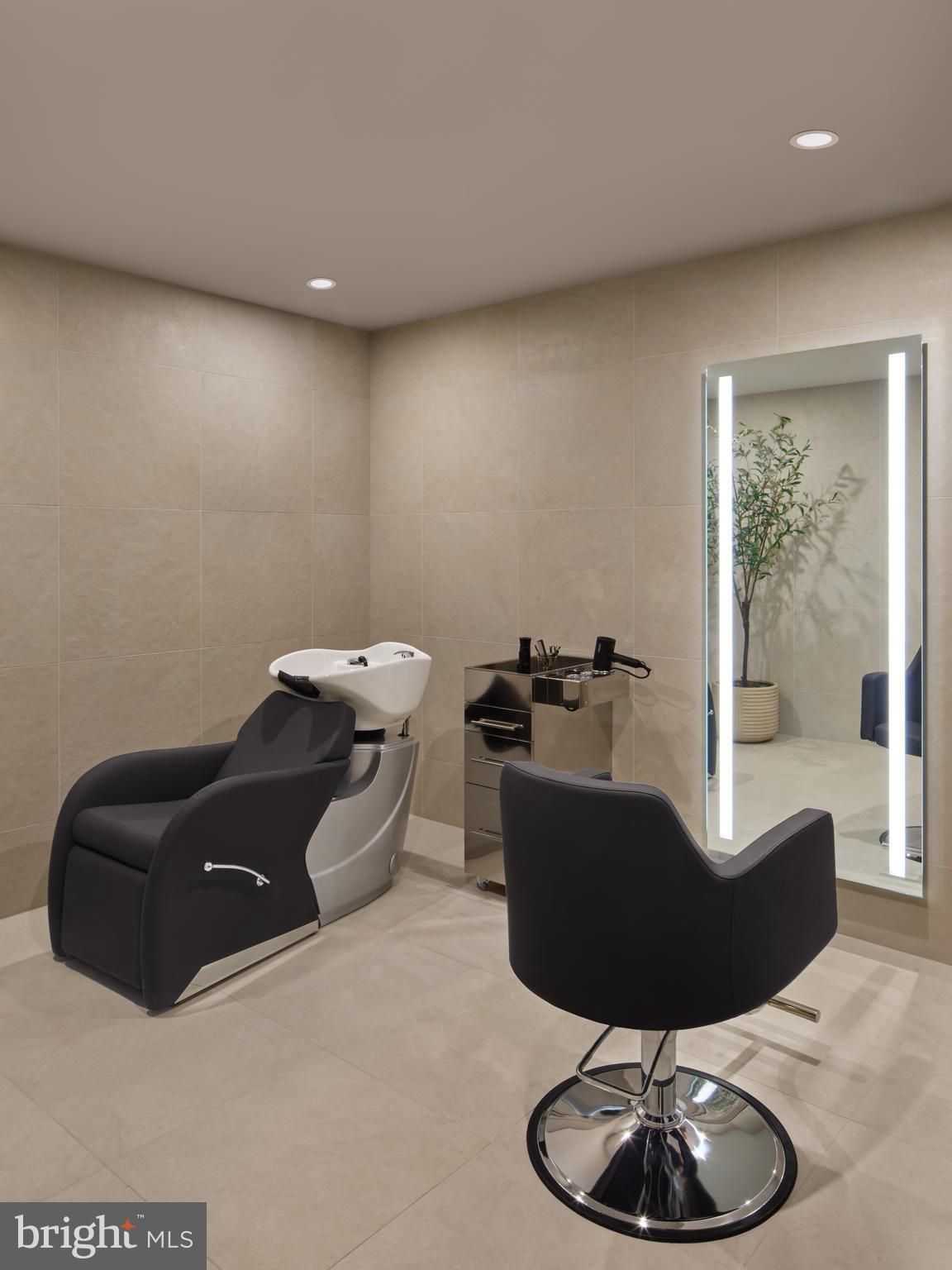 1099 GERMANTOWN AVE #PENTHOUSE H1244