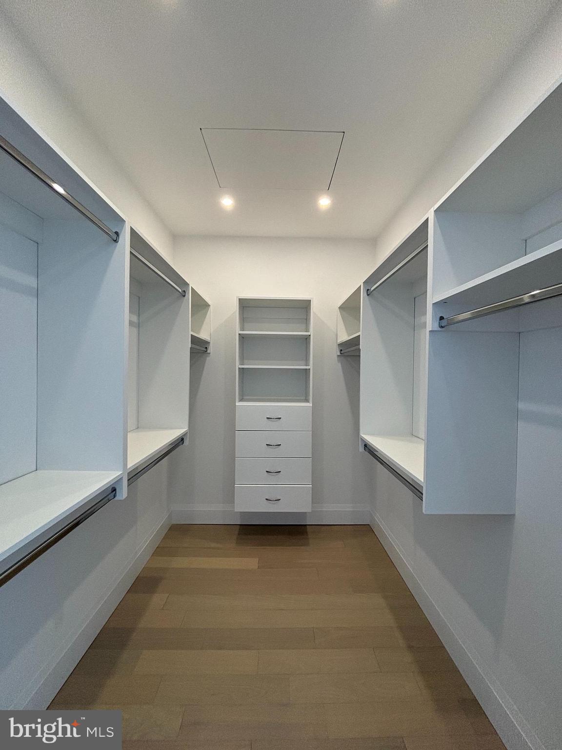 1099 GERMANTOWN AVE #PENTHOUSE H1244