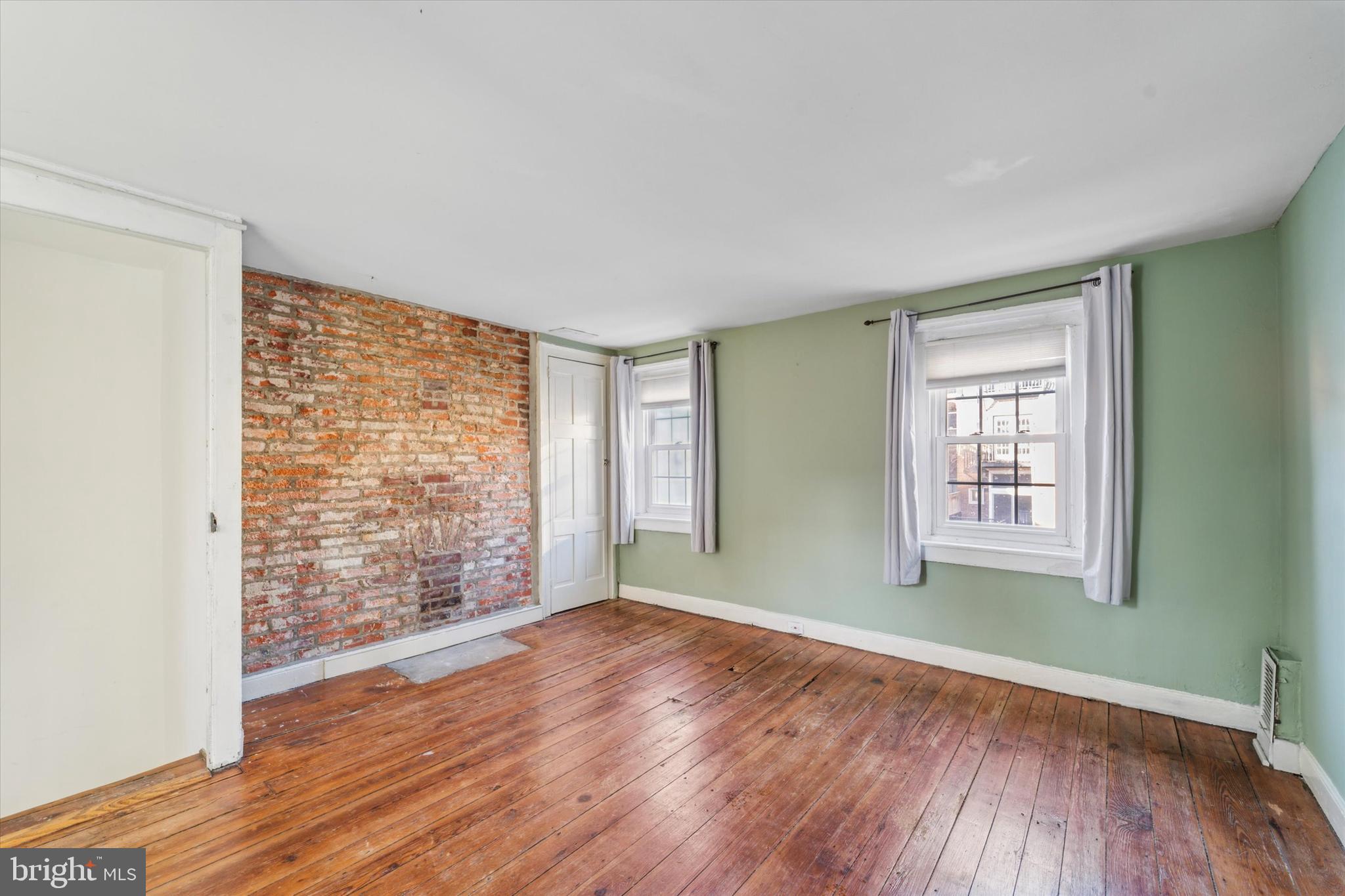 217 S Sartain St