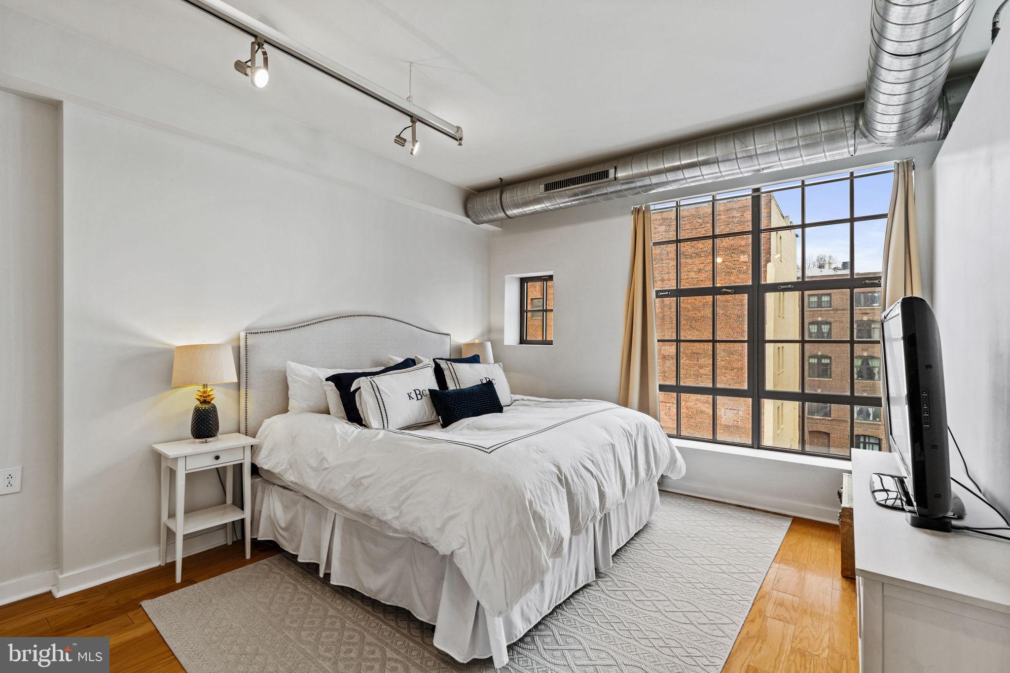 112 N 2nd St #5h4