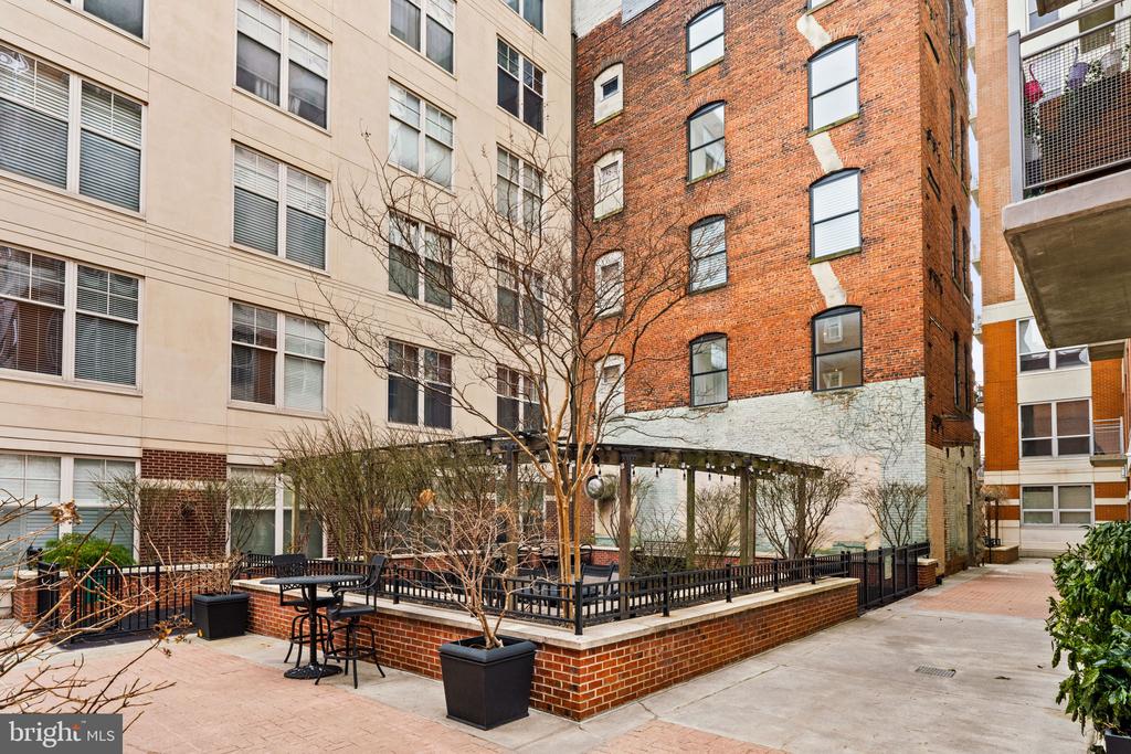 112 N 2nd St #5h4