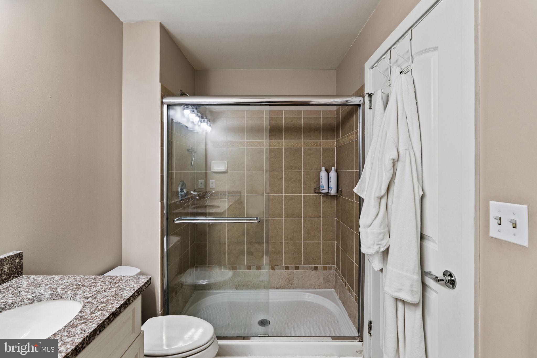 112 N 2nd St #5h4