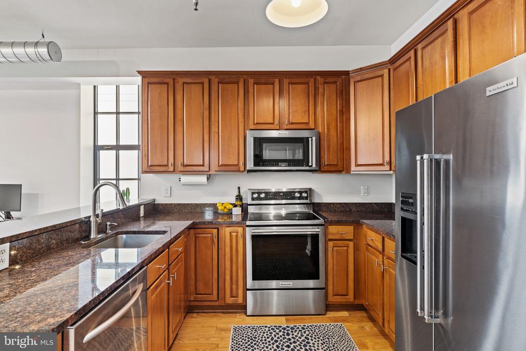 112 N 2nd St #5h4