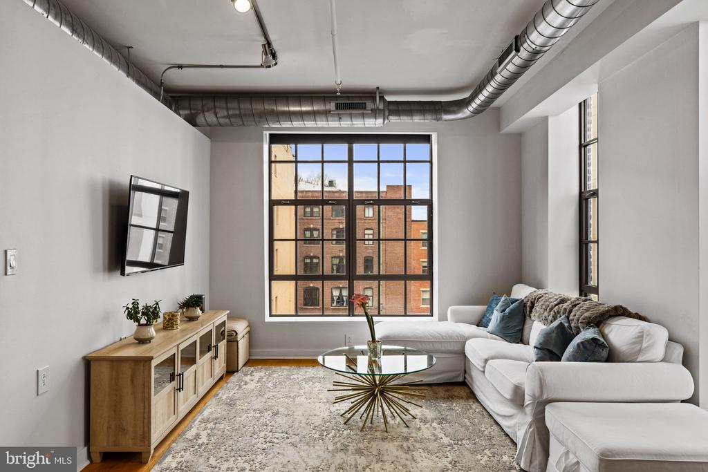 112 N 2nd St #5h4