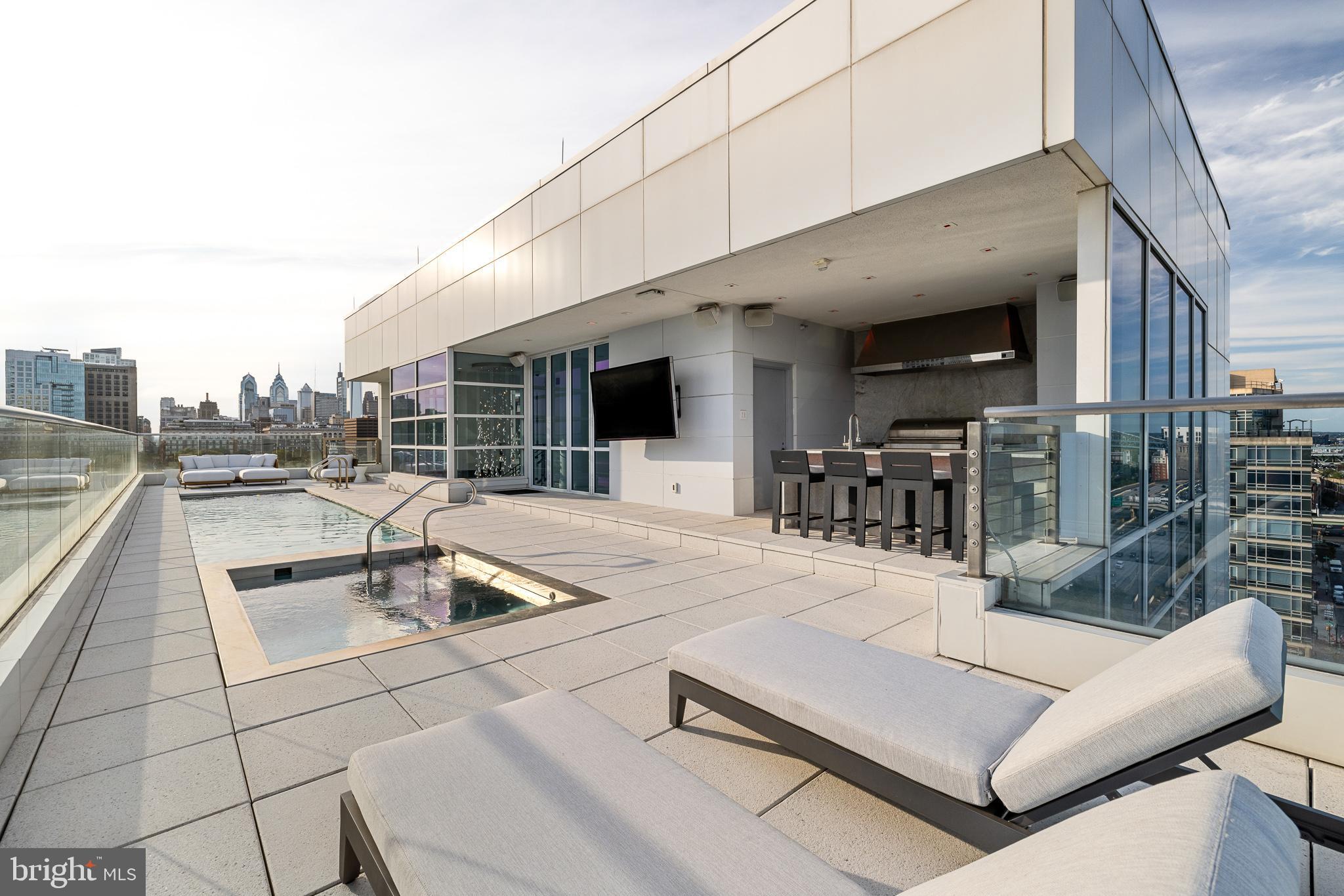 101 Walnut St #Ph