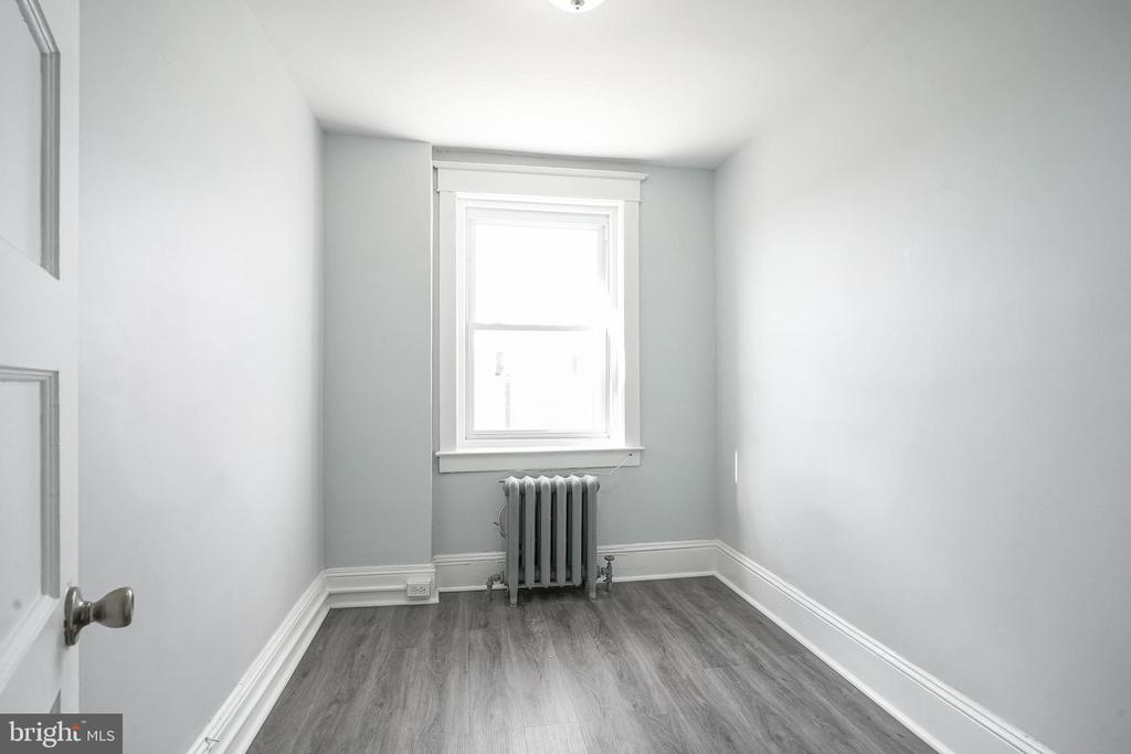 808 Kenmore Rd