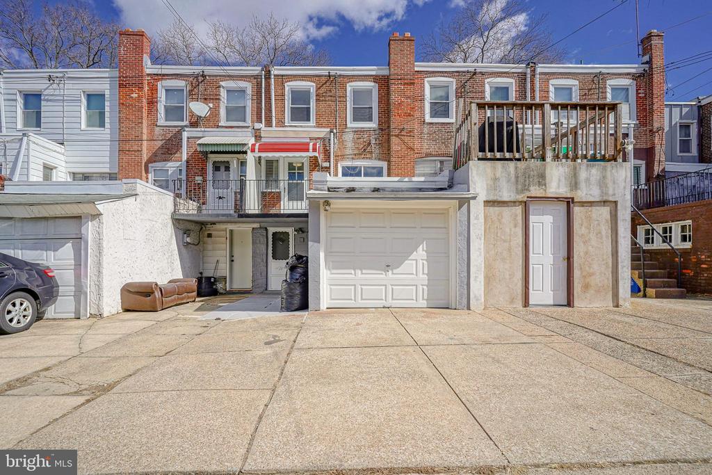 808 Kenmore Rd