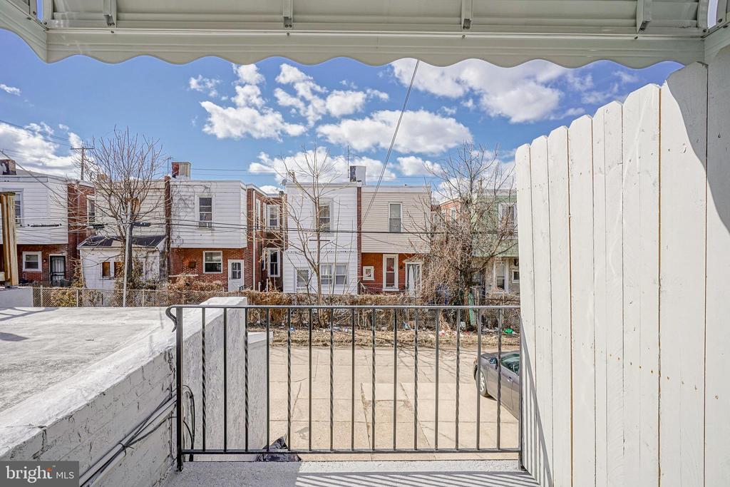 808 Kenmore Rd