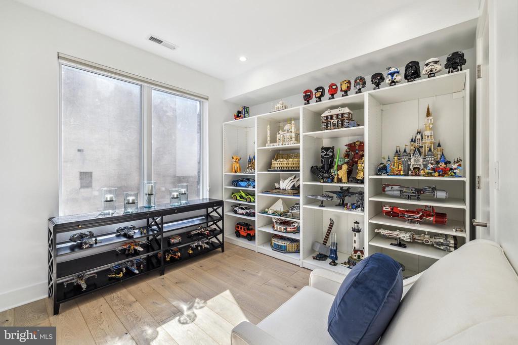 48 N 3rd St #3