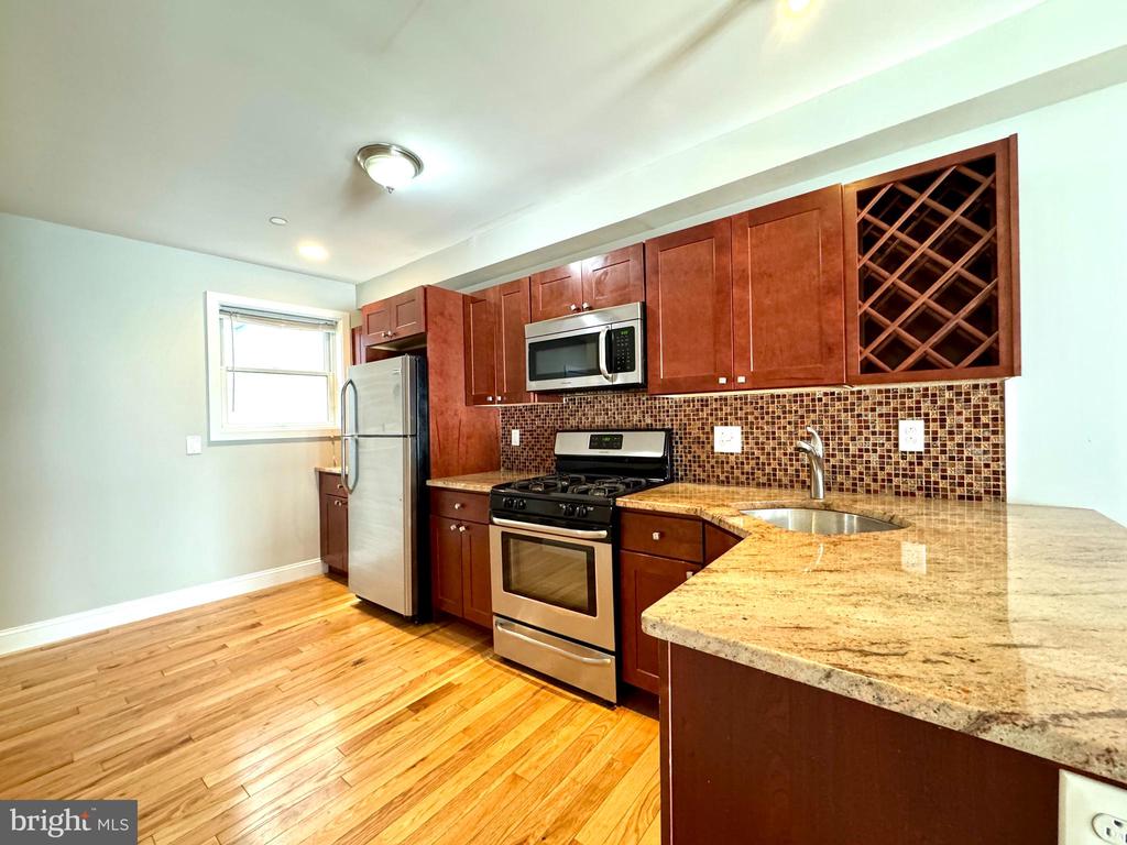 1014 E MOYAMENSING AVE #2