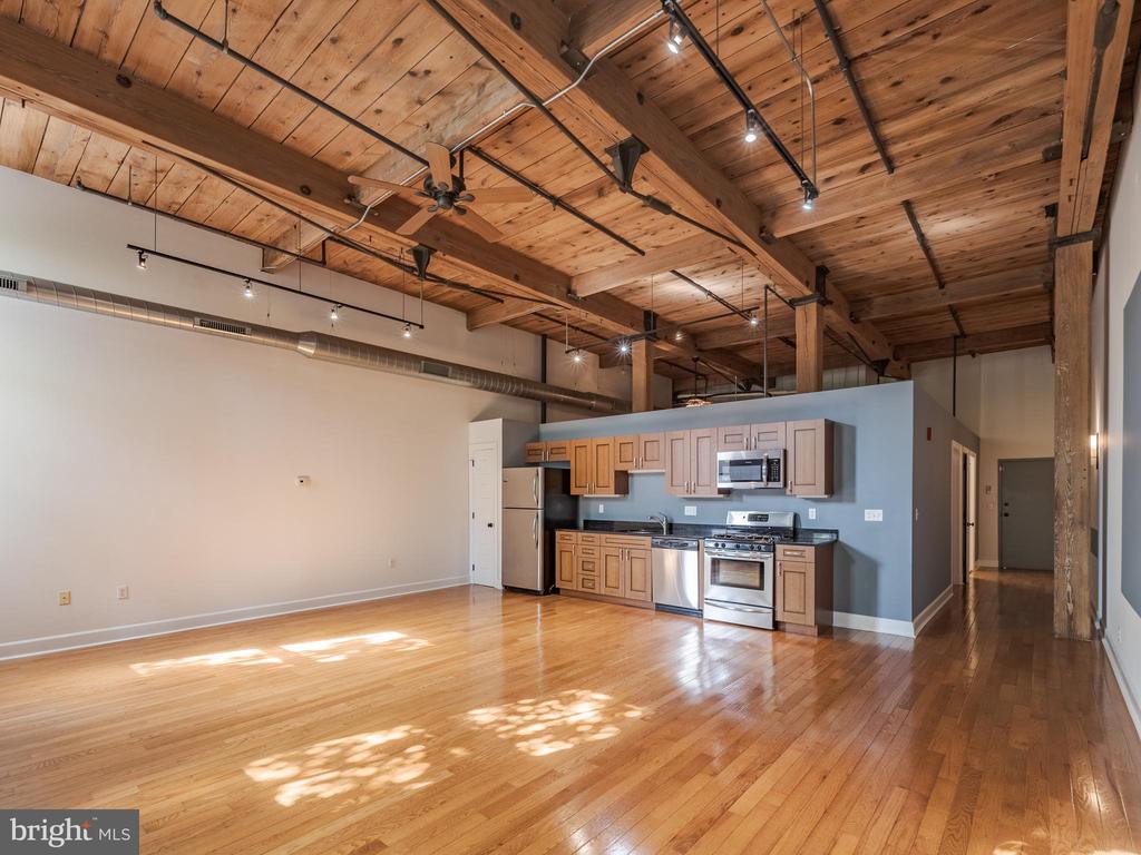 2551 Trenton Ave #105