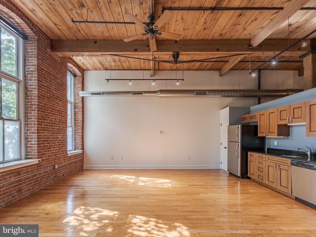 2551 Trenton Ave #105