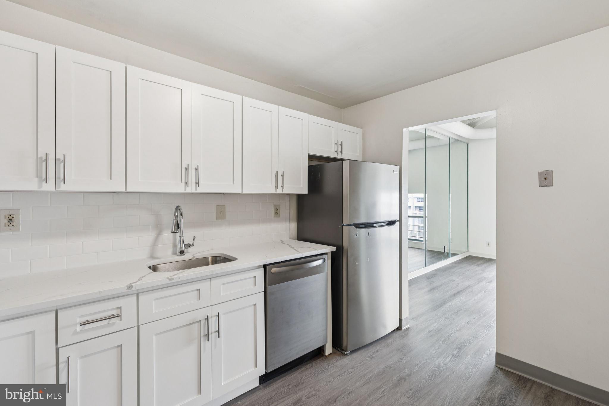 3 N CHRIS COLUMBUS BOULEVARD TD411