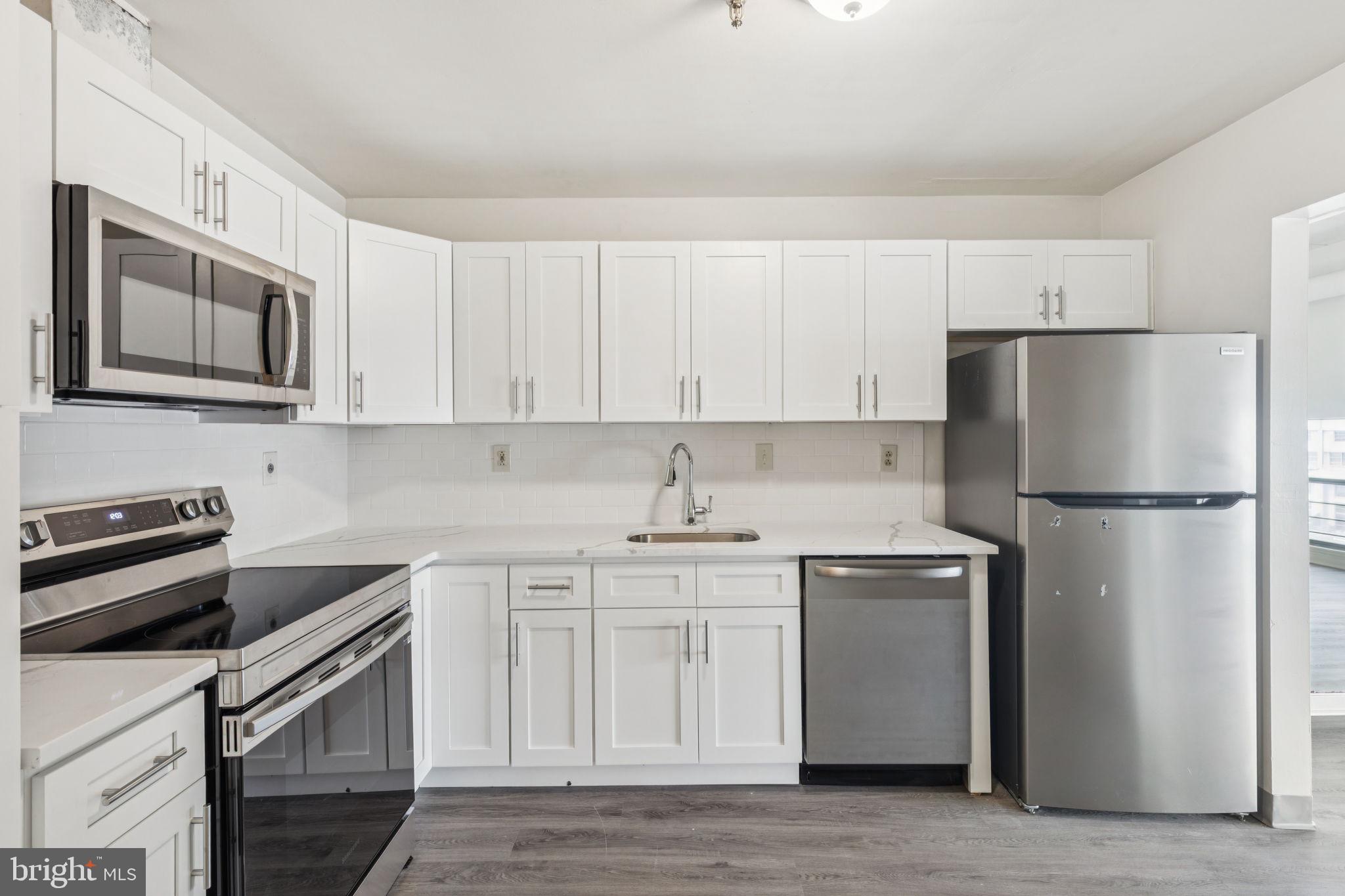 3 N CHRIS COLUMBUS BOULEVARD TD411