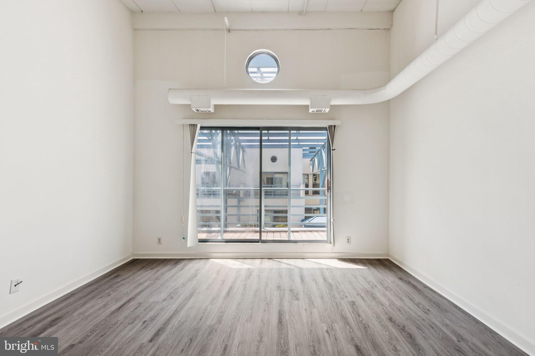 3 N CHRIS COLUMBUS BOULEVARD TD411