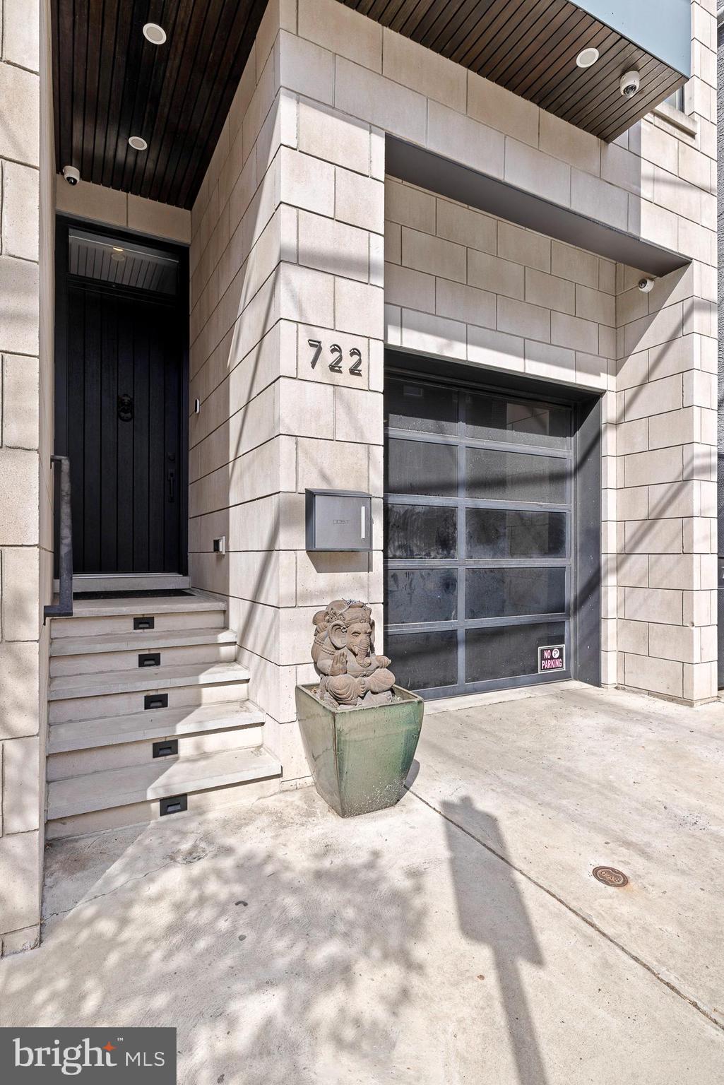 722 N 3rd St