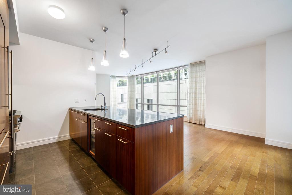 1414 S Penn Sq #9a