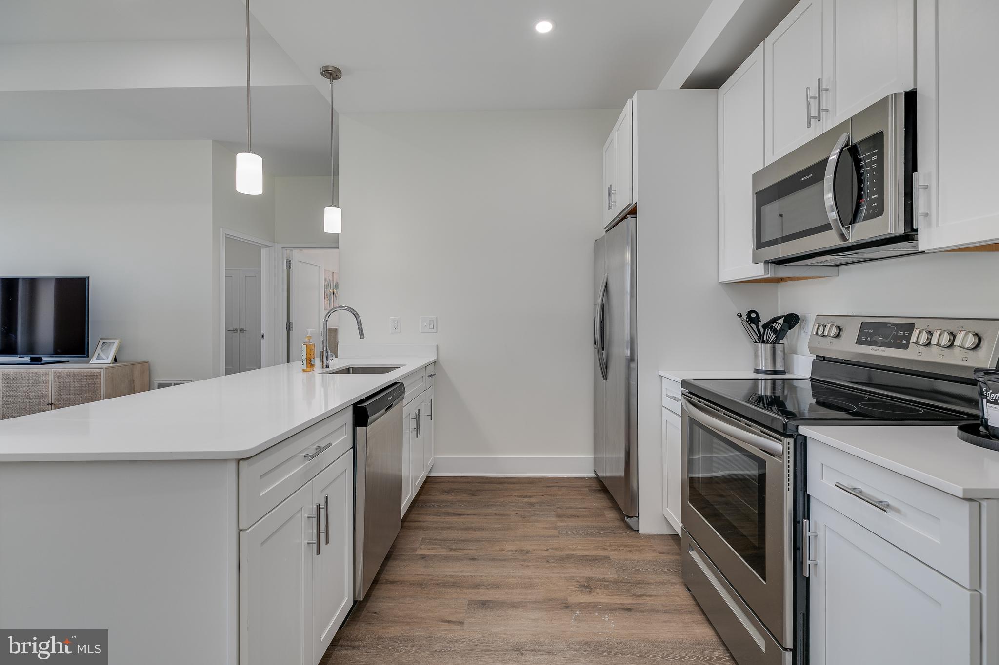 150 S INDEPENDENCE MALL W