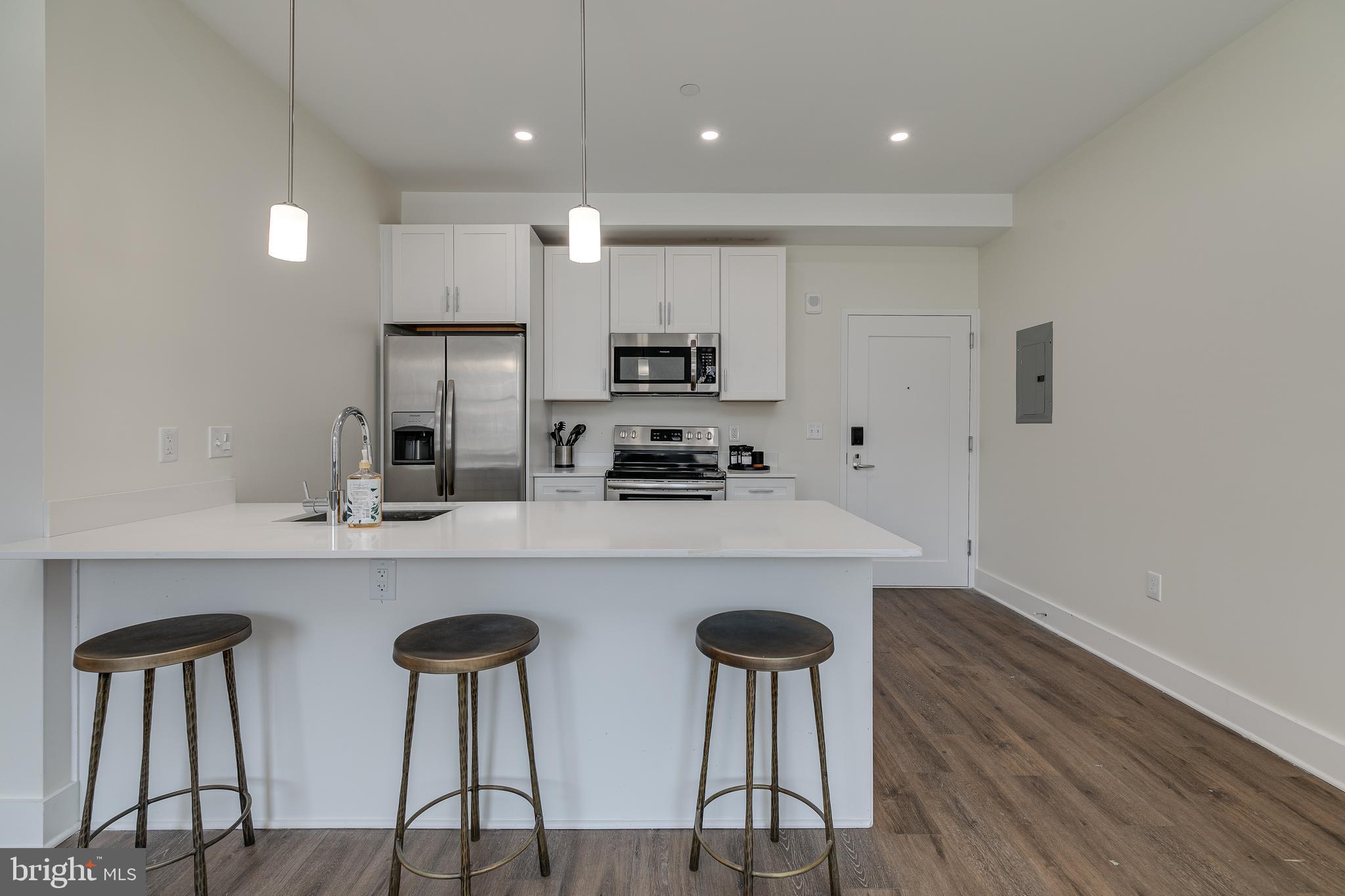 150 S INDEPENDENCE MALL W