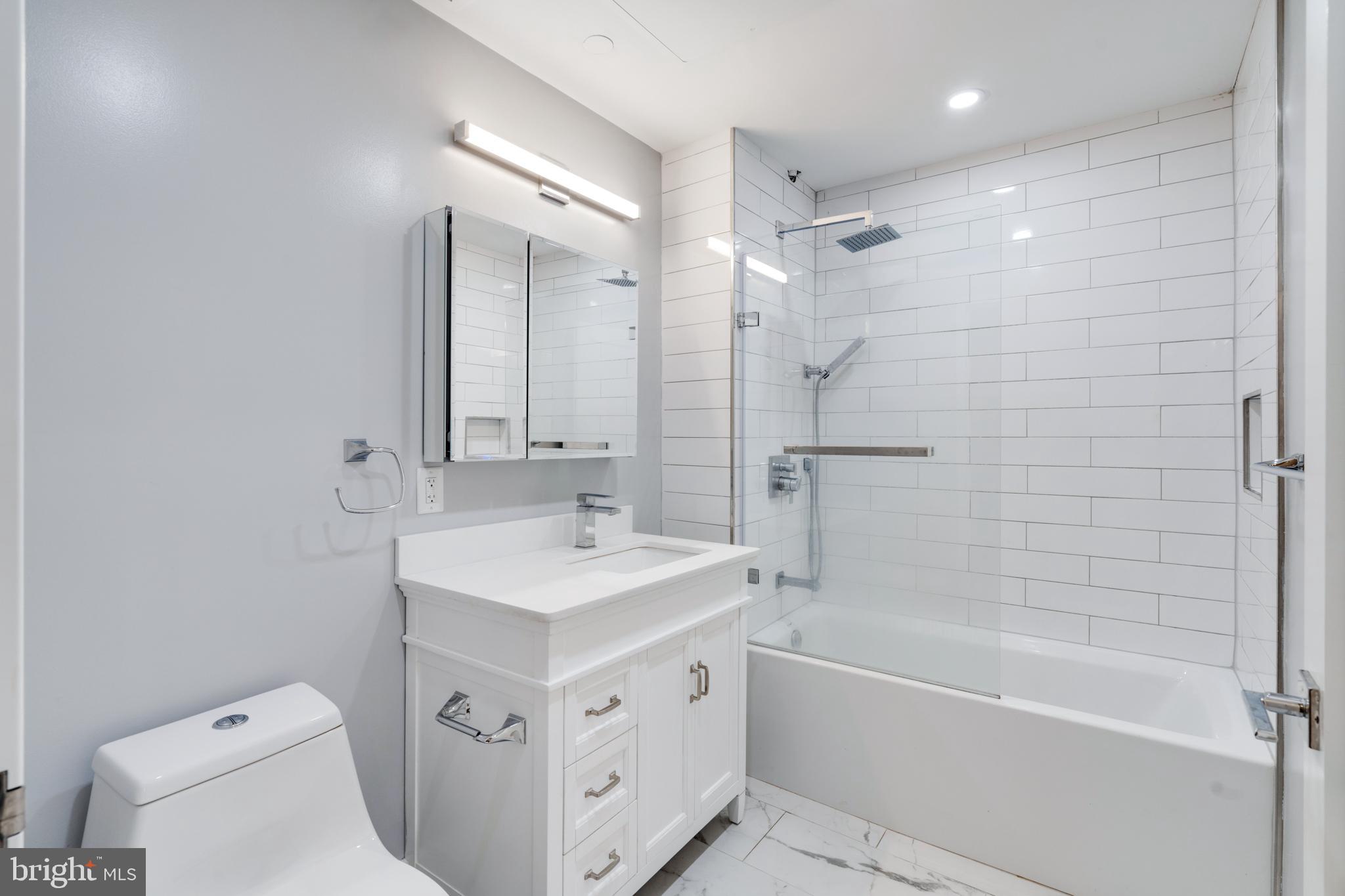 150 S INDEPENDENCE MALL W #303