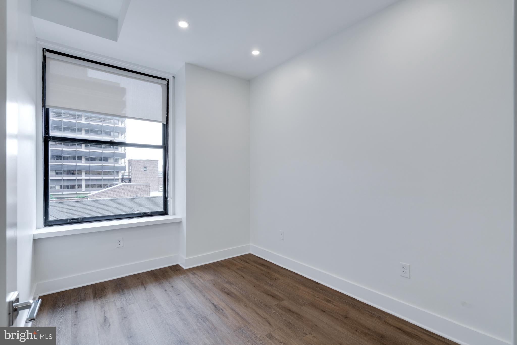 150 S INDEPENDENCE MALL W #303