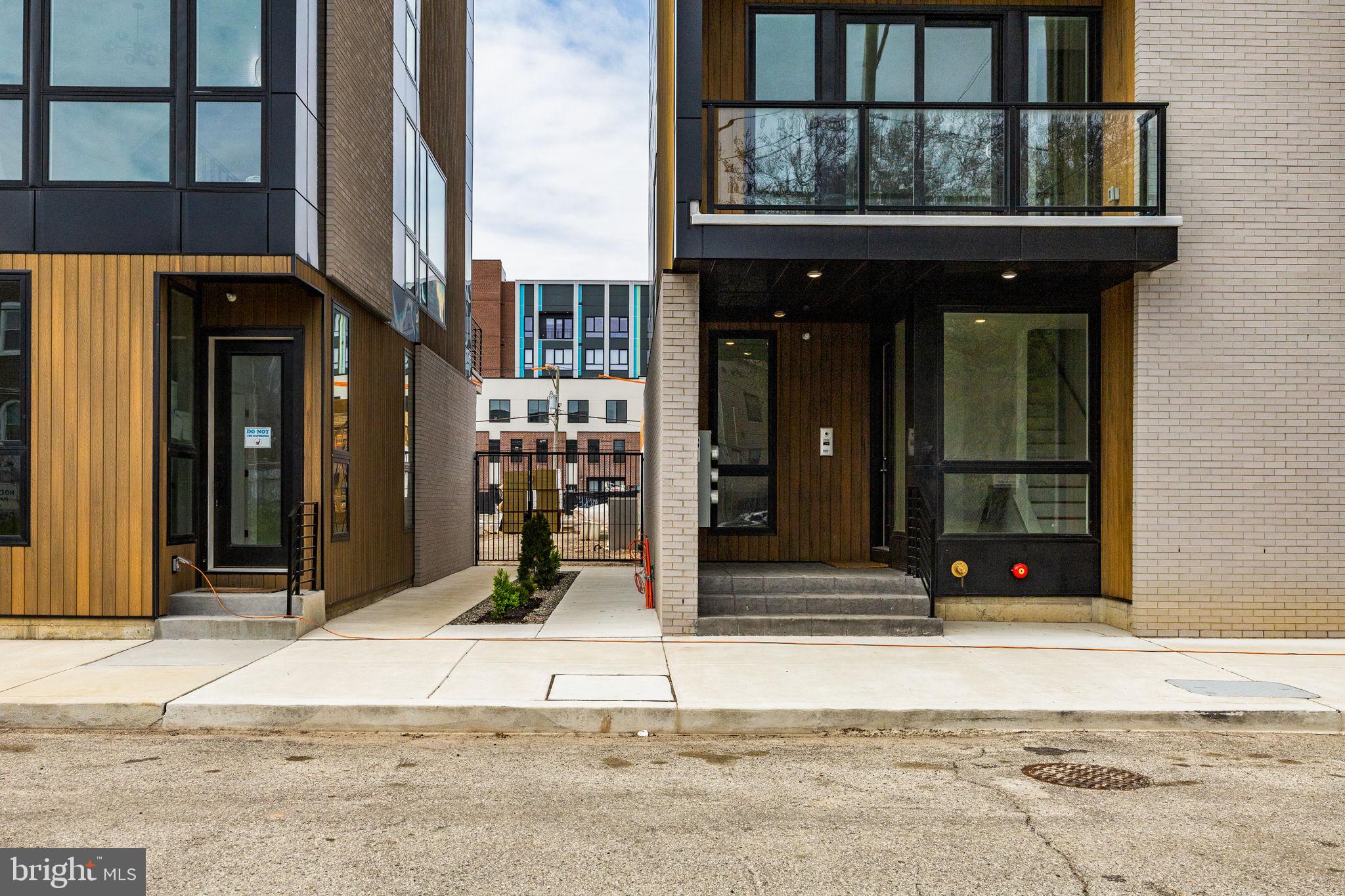 2201 E Somerset St #B3 Upper
