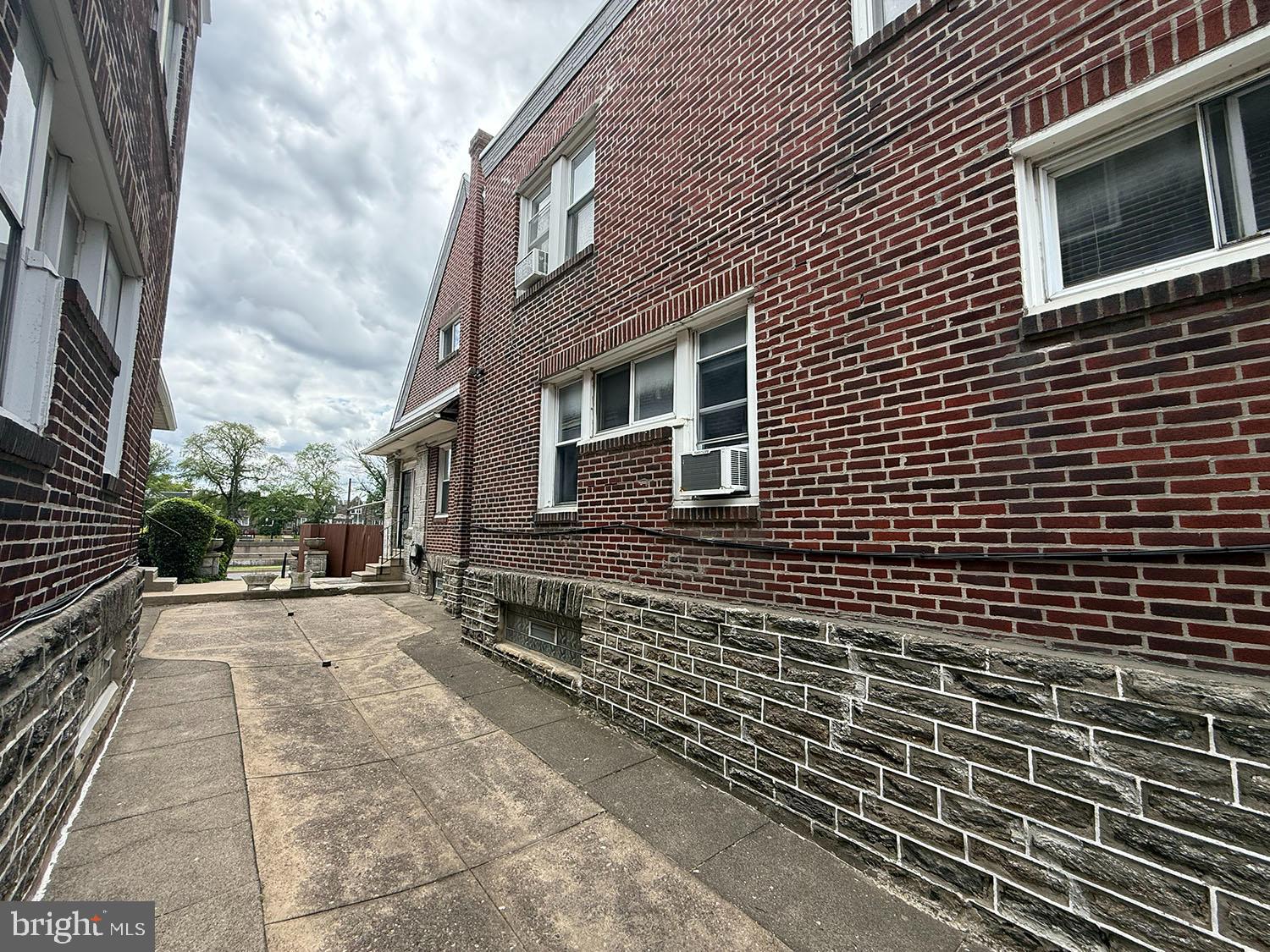 5902 E Roosevelt Blvd