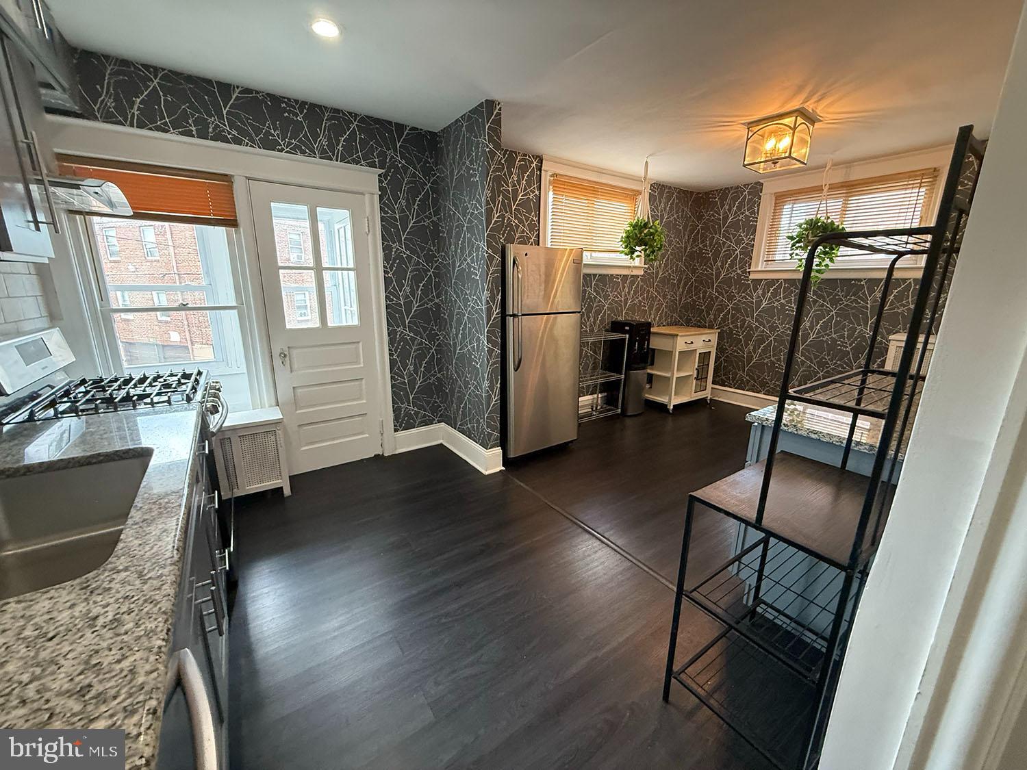 5902 E Roosevelt Blvd