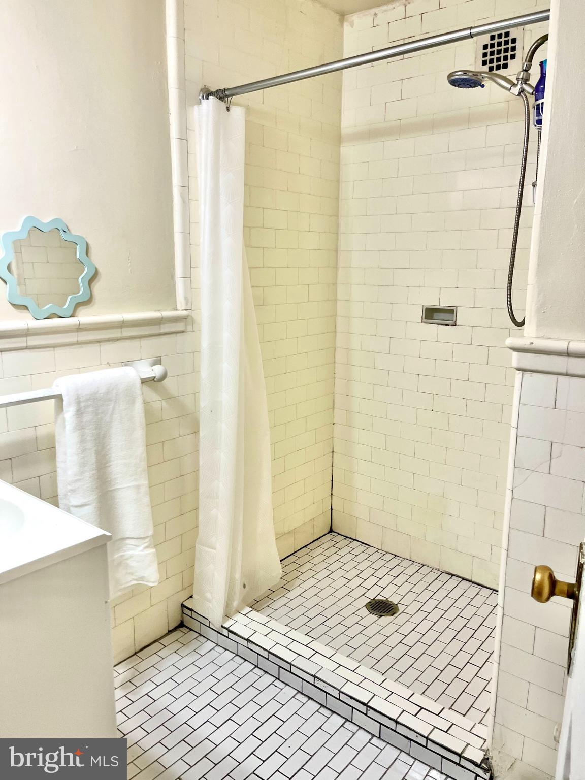 1324 Locust St #1017