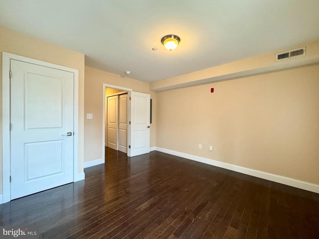 1014 E MOYAMENSING AVE #3