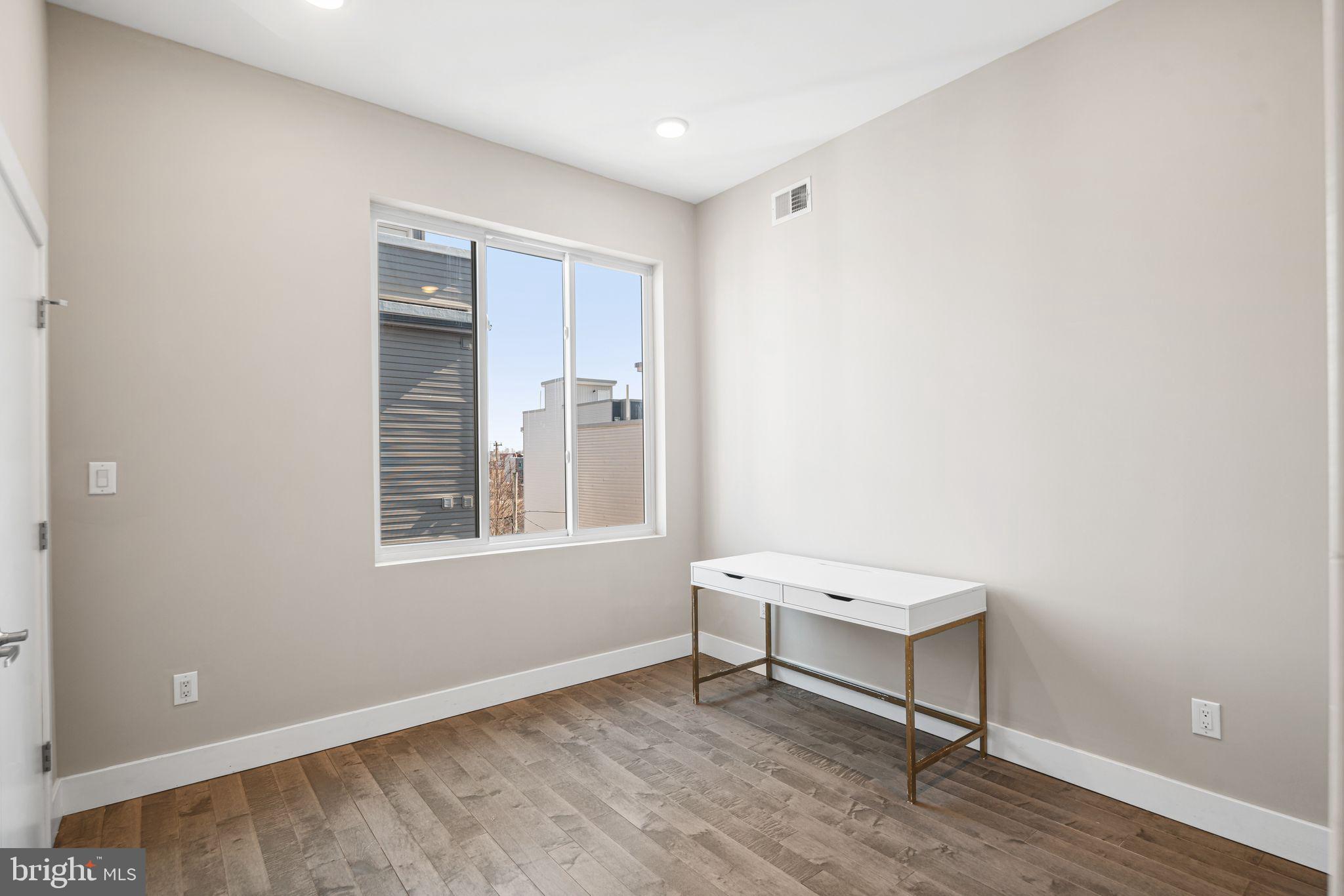 1947 N 4th St #2
