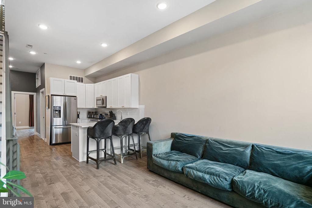 1947 N 4th St #2