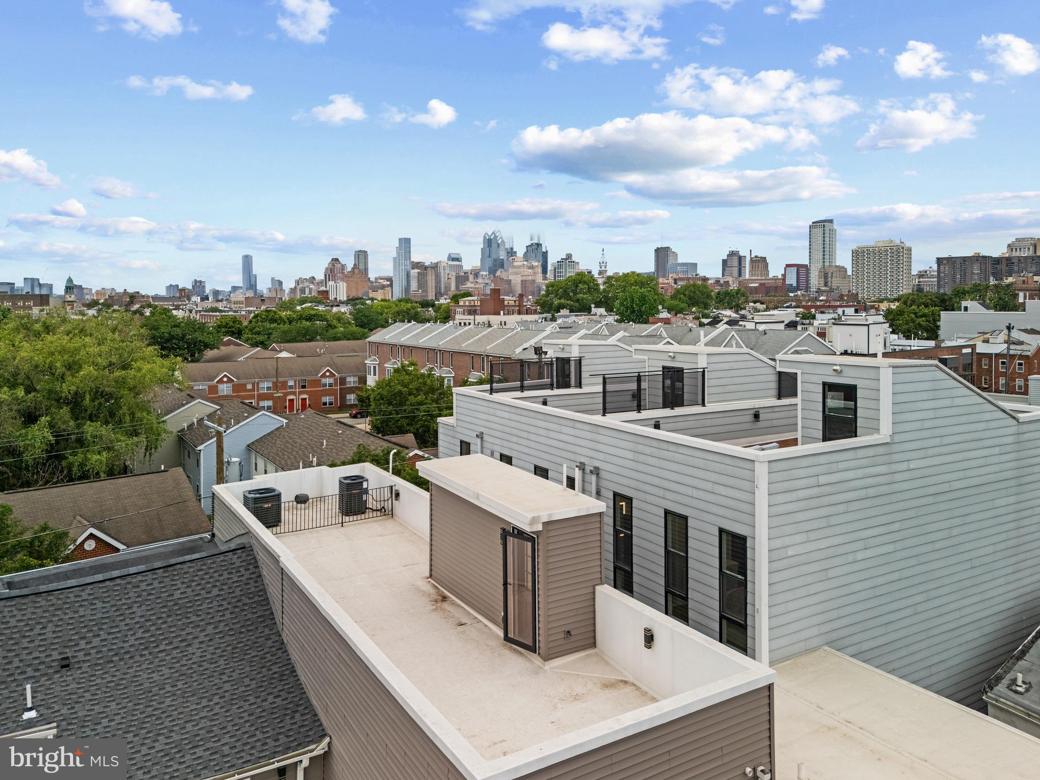 246 Montrose St