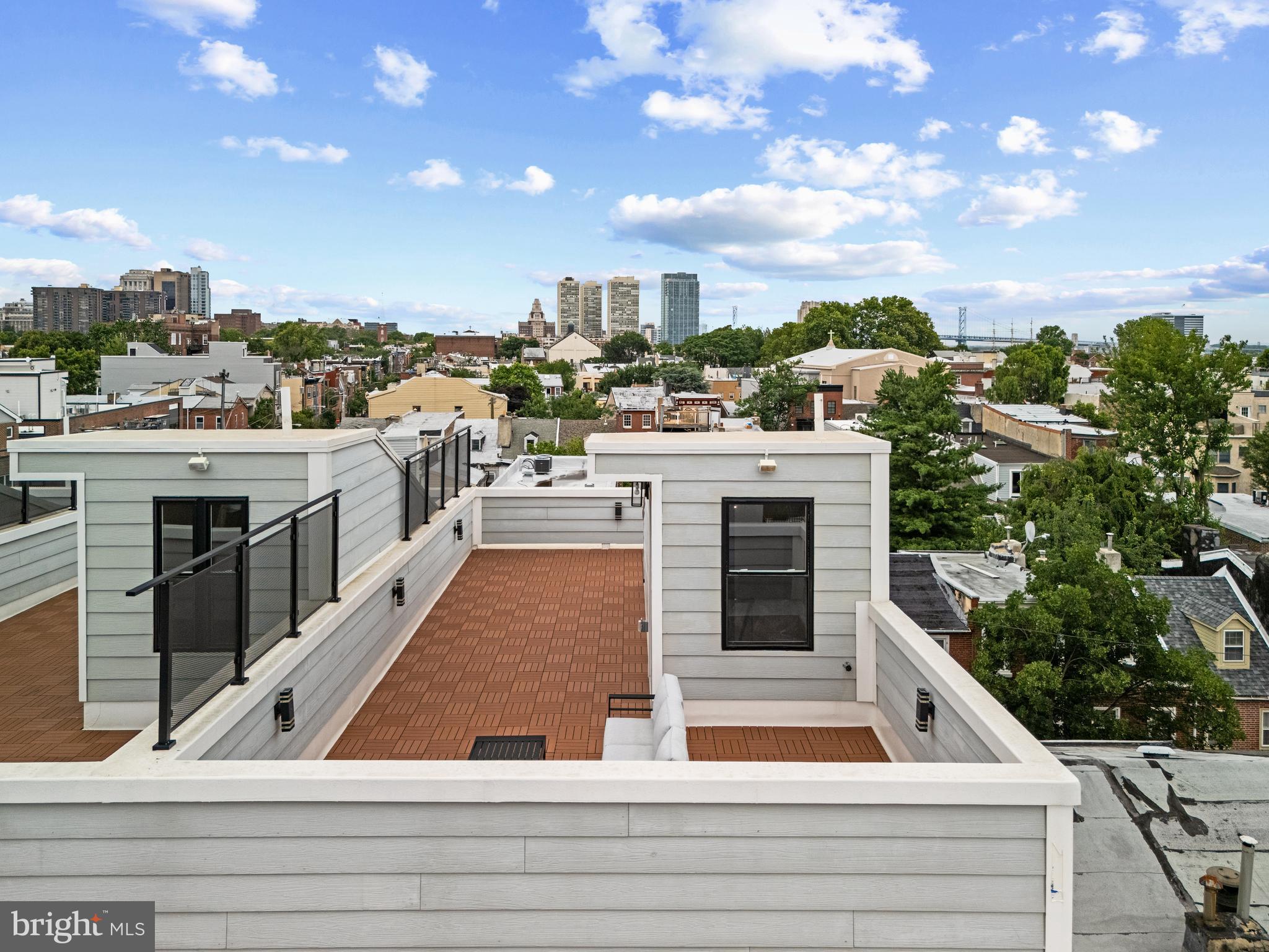 246 Montrose St