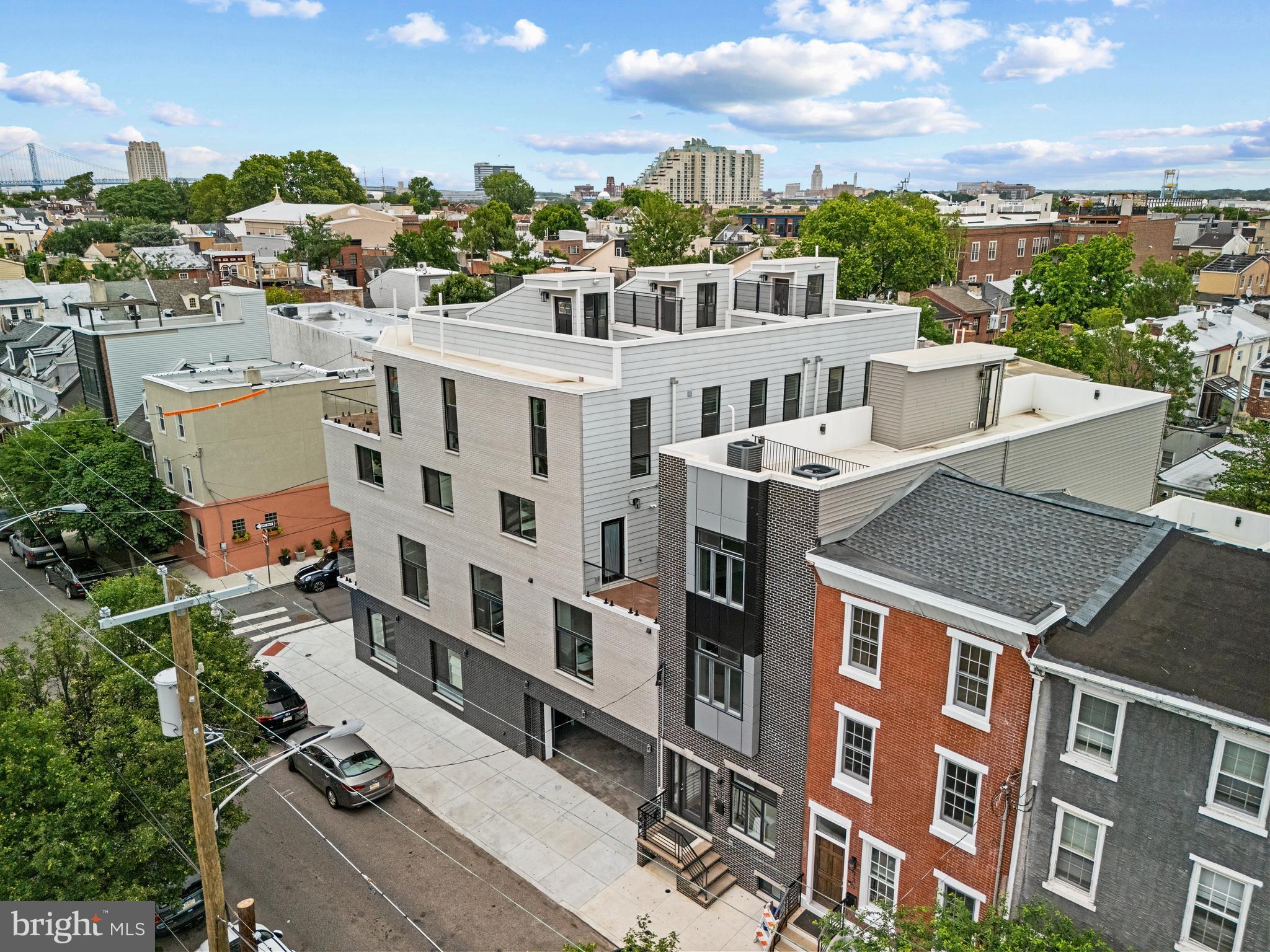 246 Montrose St