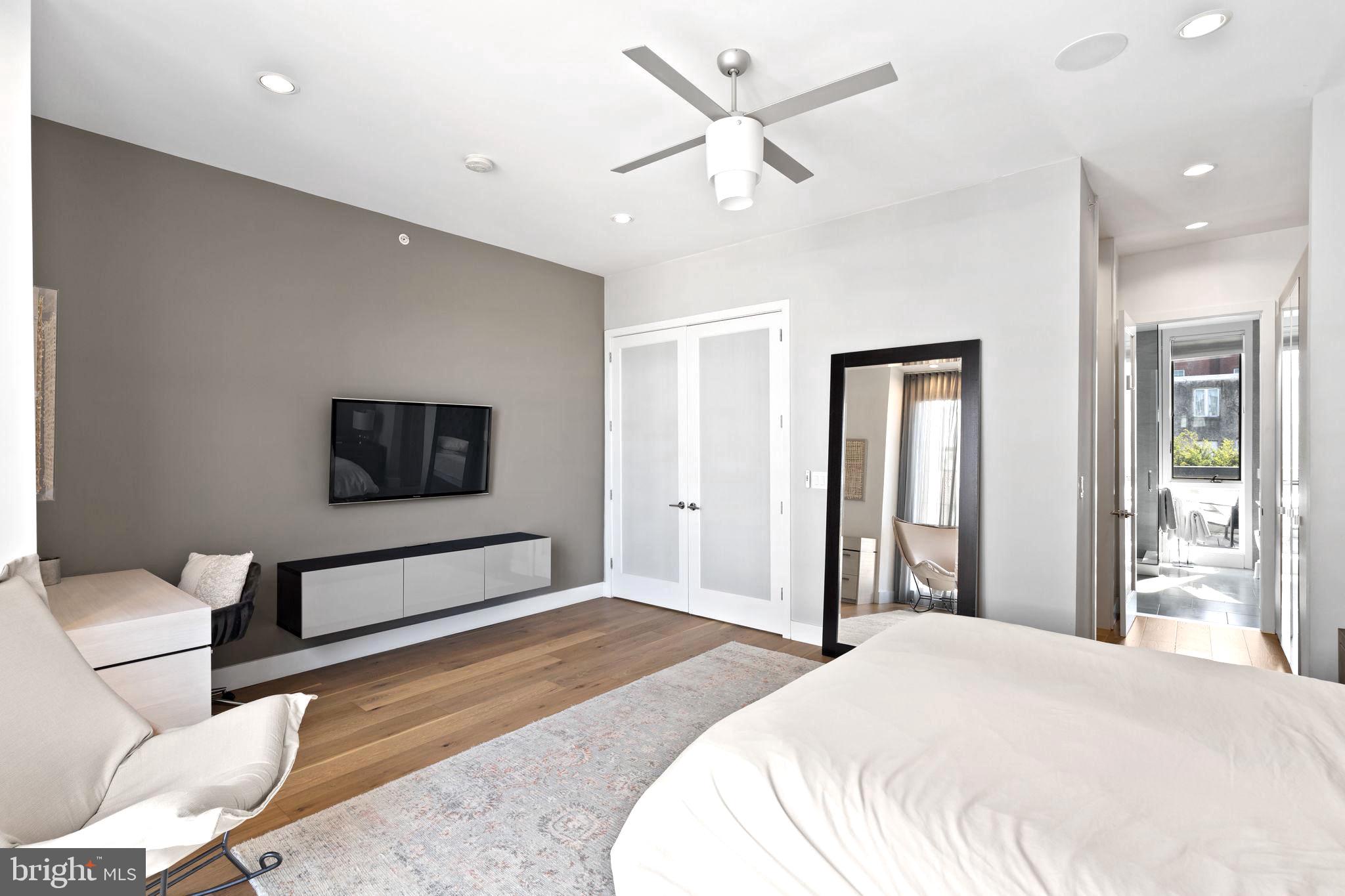 204 W Laurel St #3