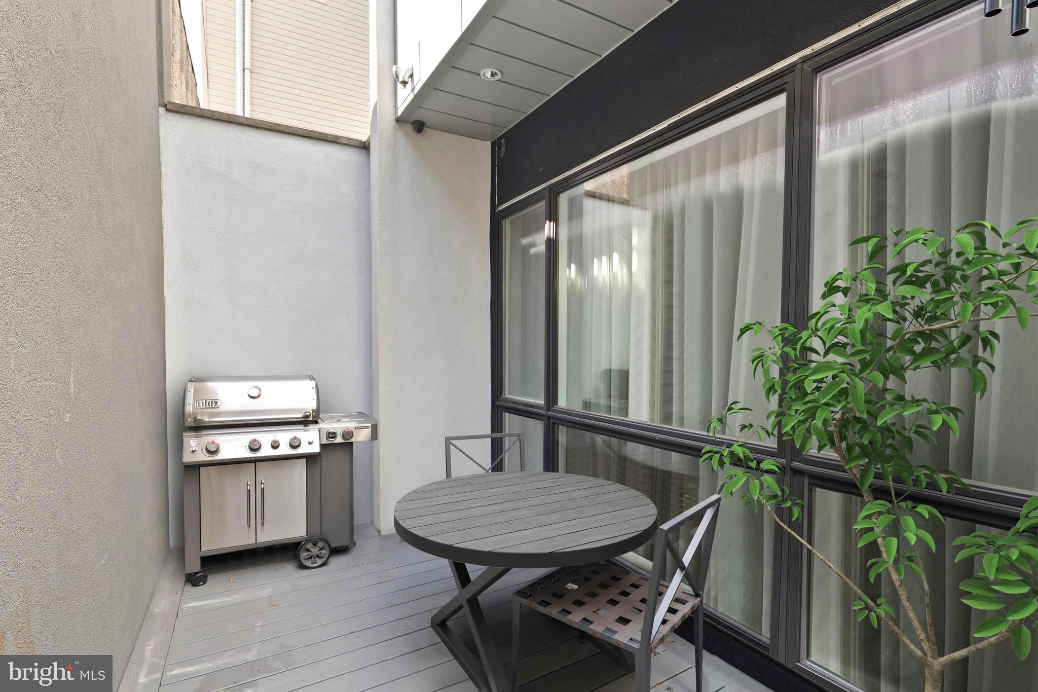 204 W Laurel St #3