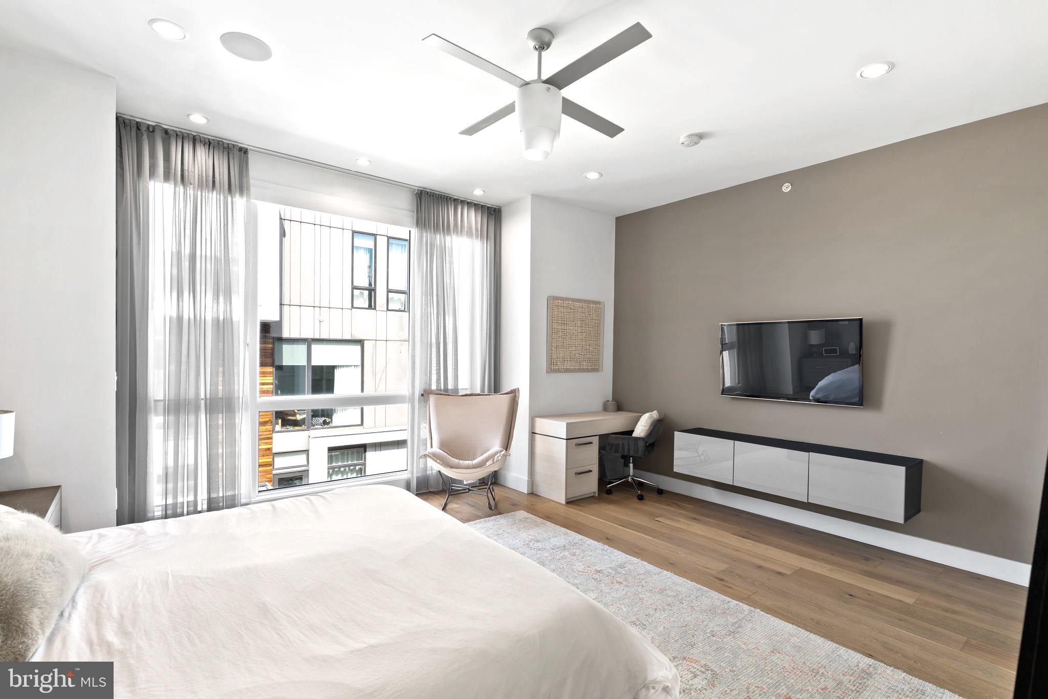 204 W Laurel St #3