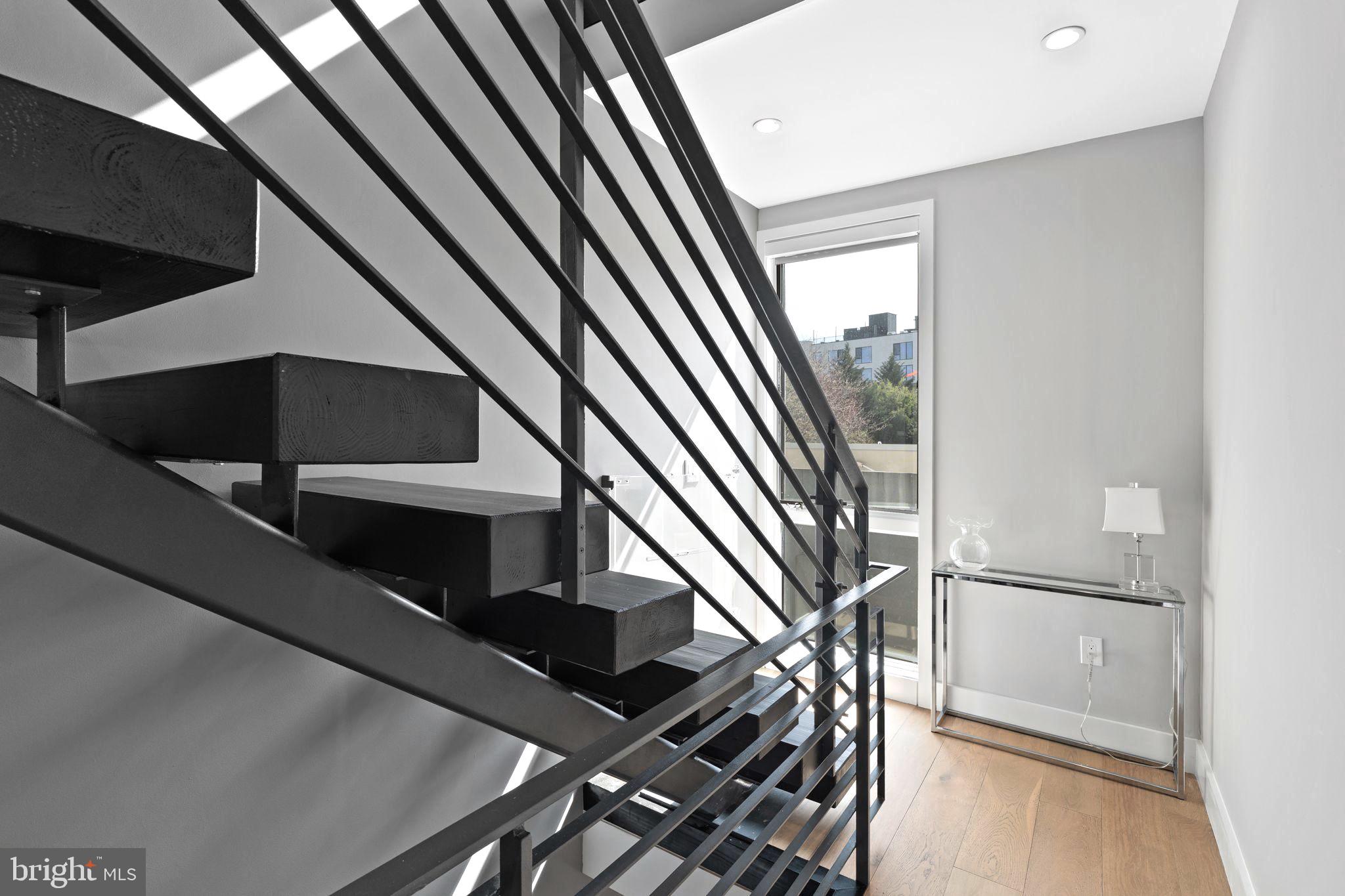204 W Laurel St #3