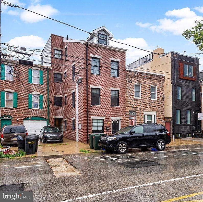 1014 E Moyamensing Ave