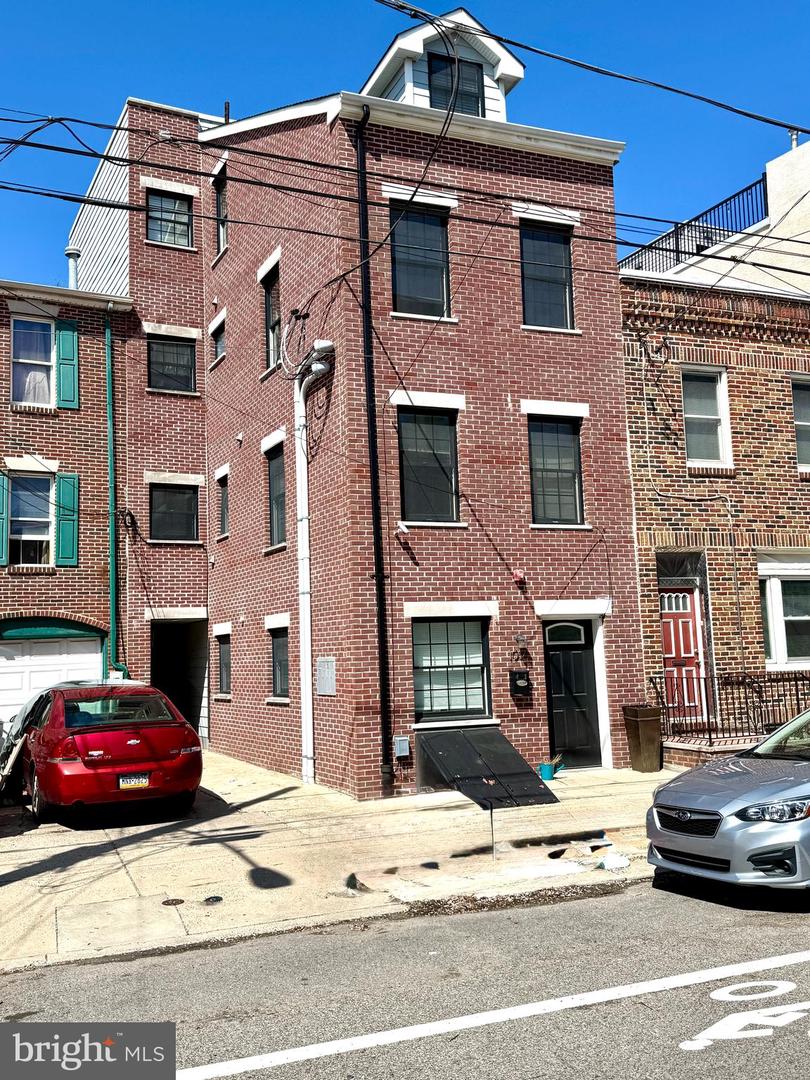 1014 E Moyamensing Ave