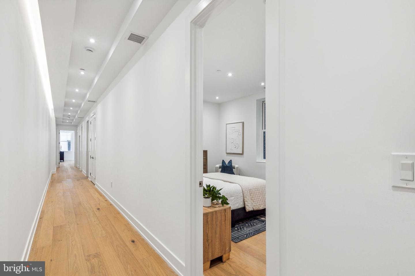 124 N 2nd St #4