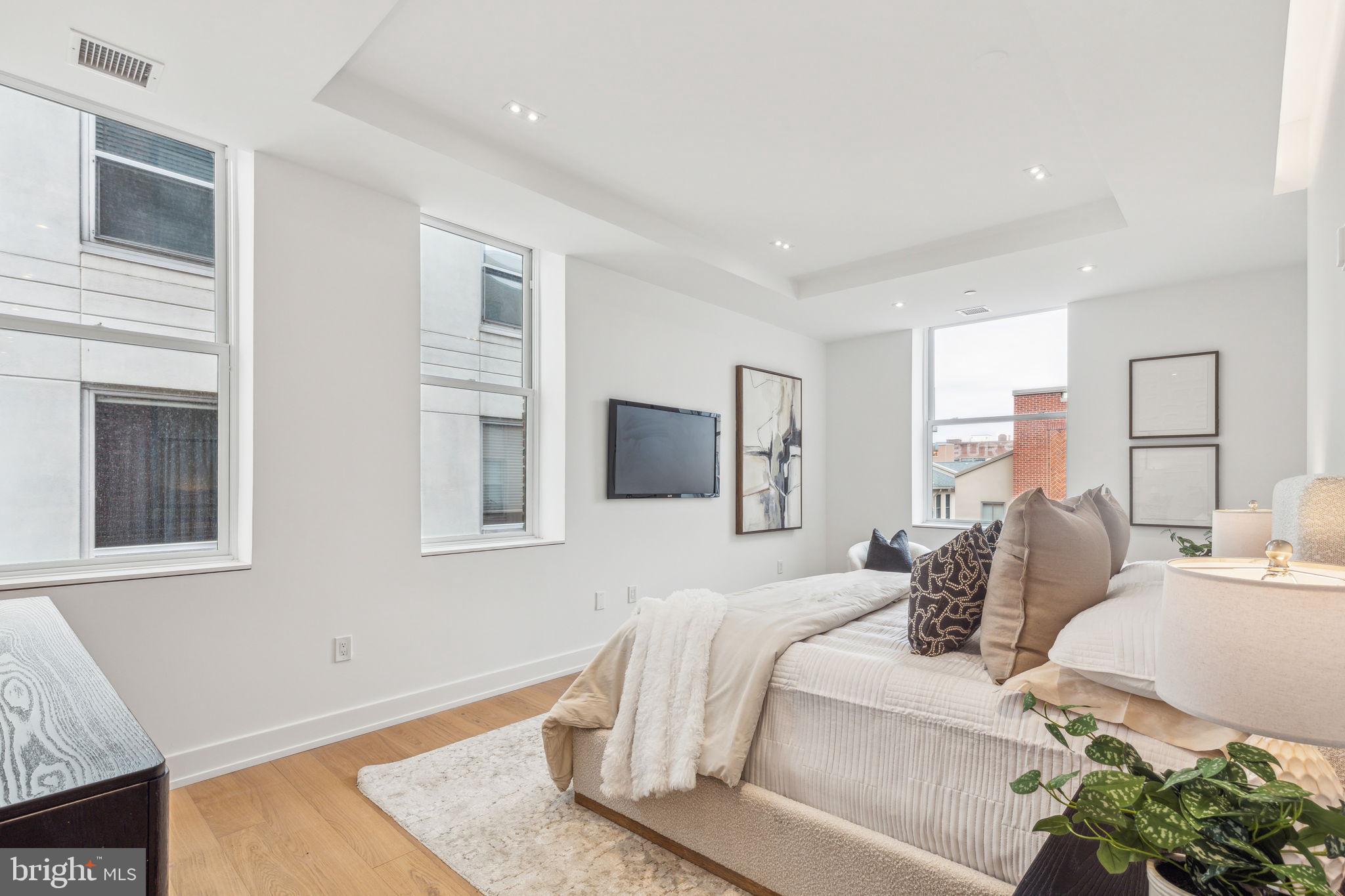 124 N 2nd St #4