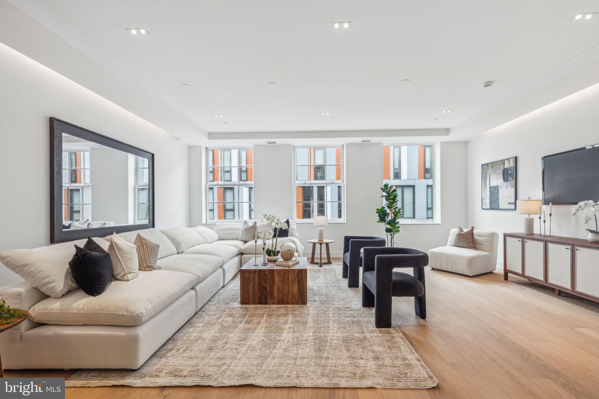124 N 2nd St #4