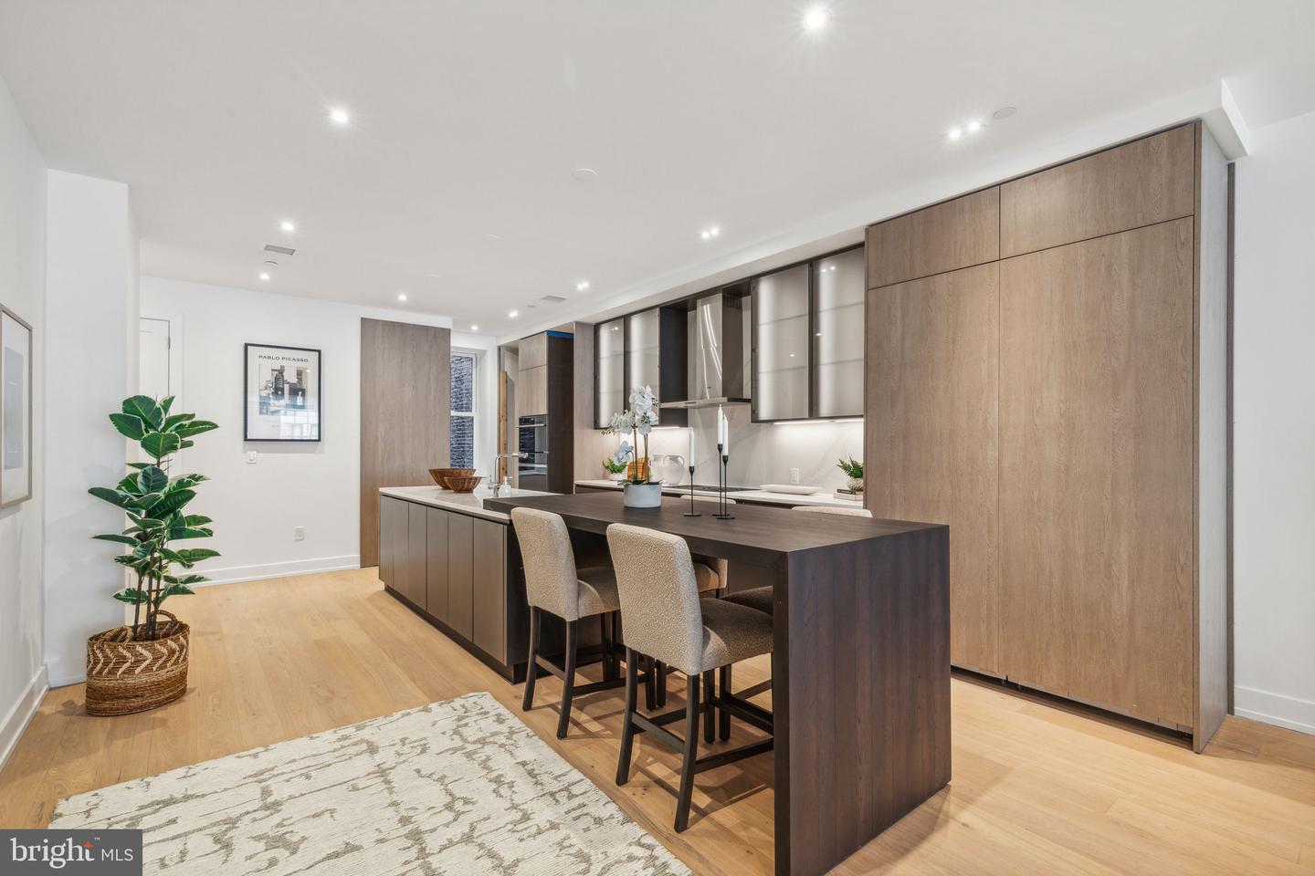 124 N 2nd St #4