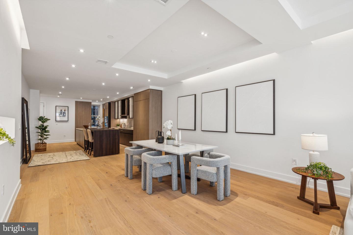 124 N 2nd St #4