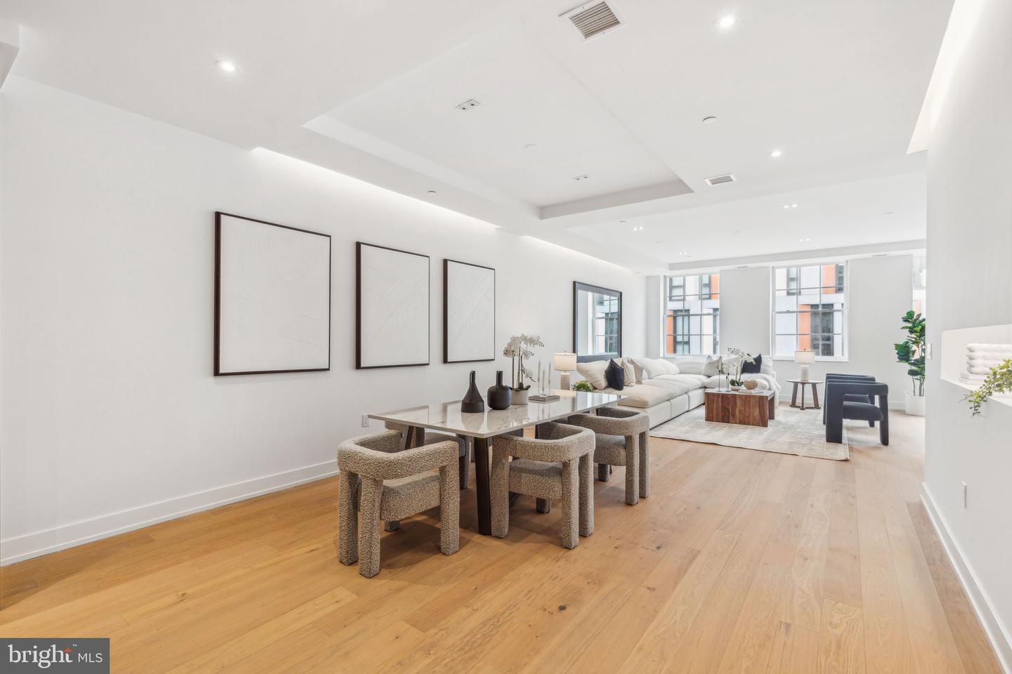 124 N 2nd St #4