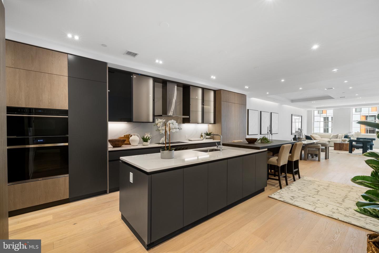 124 N 2nd St #4