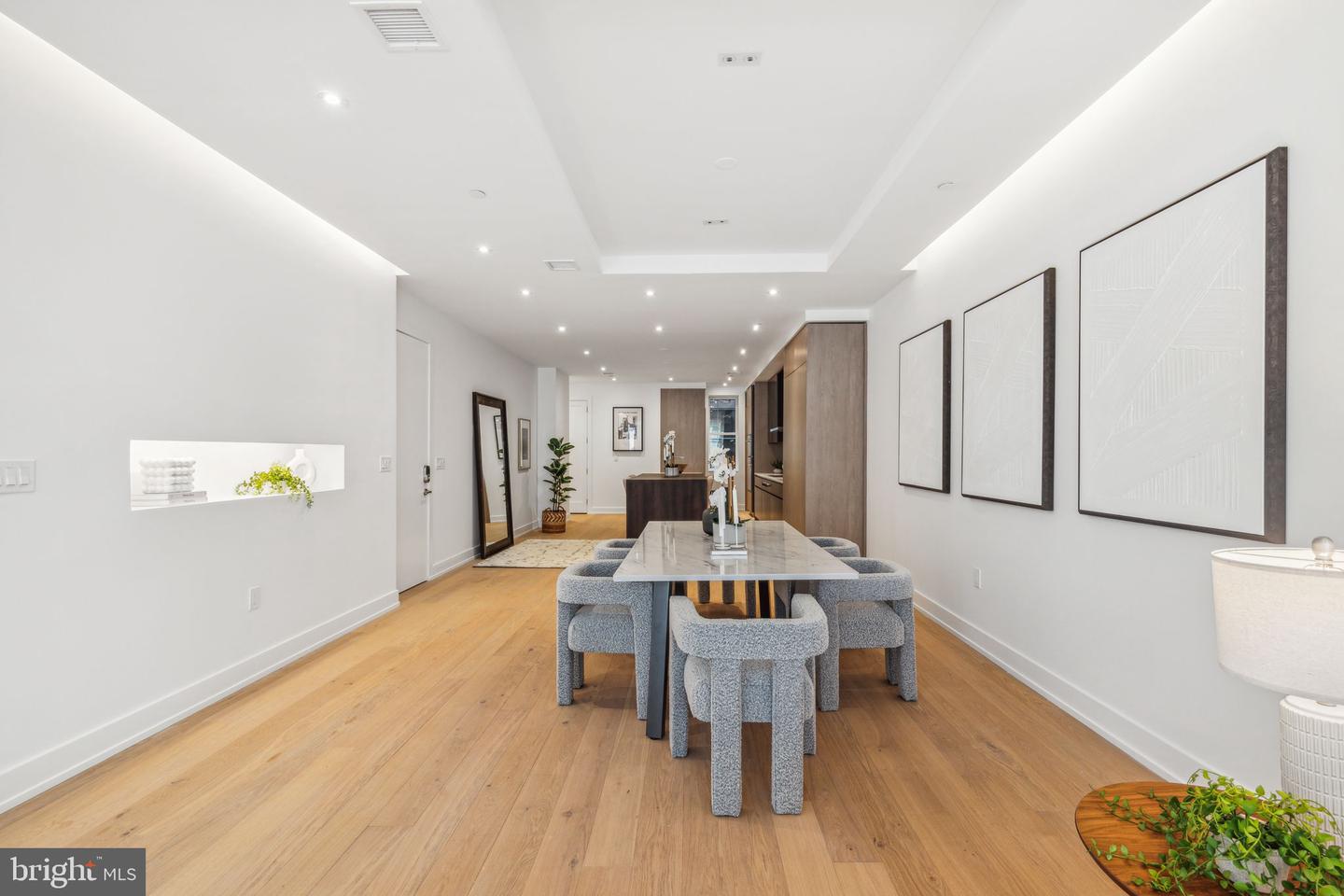 124 N 2nd St #4